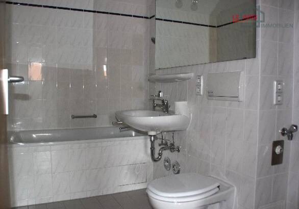 Bad Dachgeschosswohnung Leipzig-Lausen