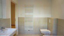 Gaste-WC +++FRISCH RENOVIERT HOCHWERTIGE 4-RWG MIT BALKON, FUSSBDHZG, GESPACHTELTE W�NDE+++