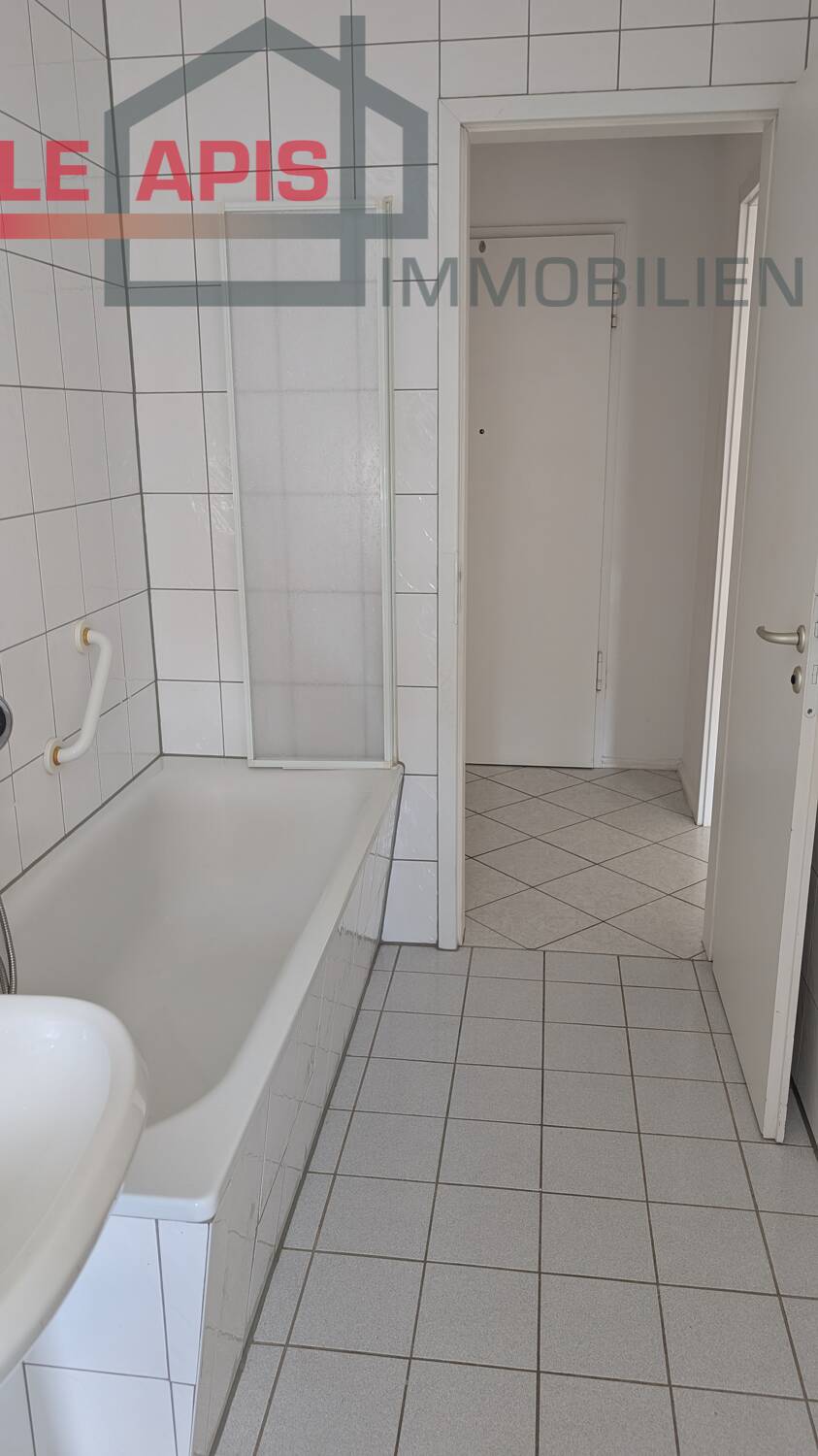 Tageslichtbad Bild 2 Erdgeschosswohnung Leipzig