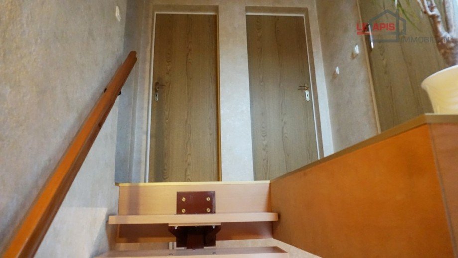 Treppenaufgang zur oberen Etage im 1.OG Doppelhaushlfte Gropsna