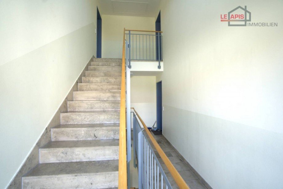 Treppenhaus Zugang zur Wohnung. Dachgeschosswohnung Leipzig-Lausen