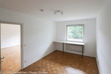 Schlafzimmer +++SCH�NE 2-RWG MIT EBK UND BALKON MIT HERRLICHER AUSSICHT IN DIE NATUR+++