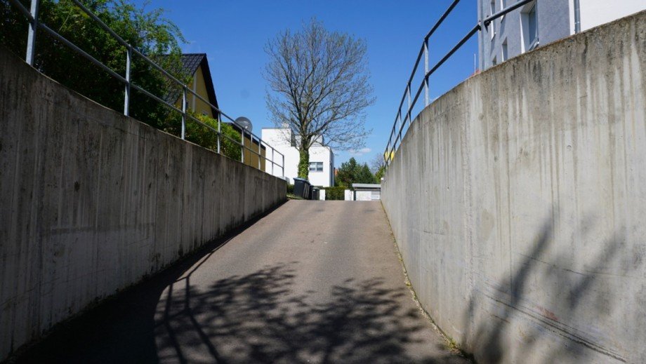 Tiefgaragenzufahrt Etagenwohnung Markkleeberg